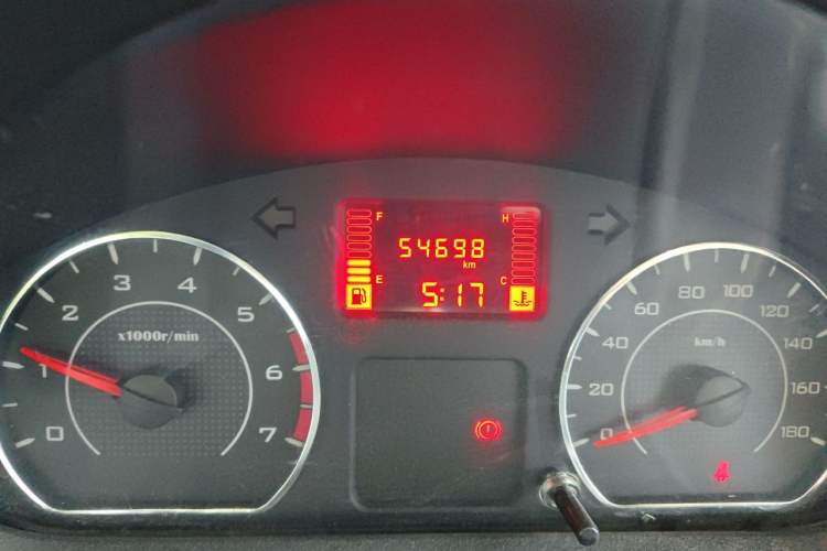 Used Wuling Zhengtu 2021 1.5L Adventure LAR Odometer Close Up