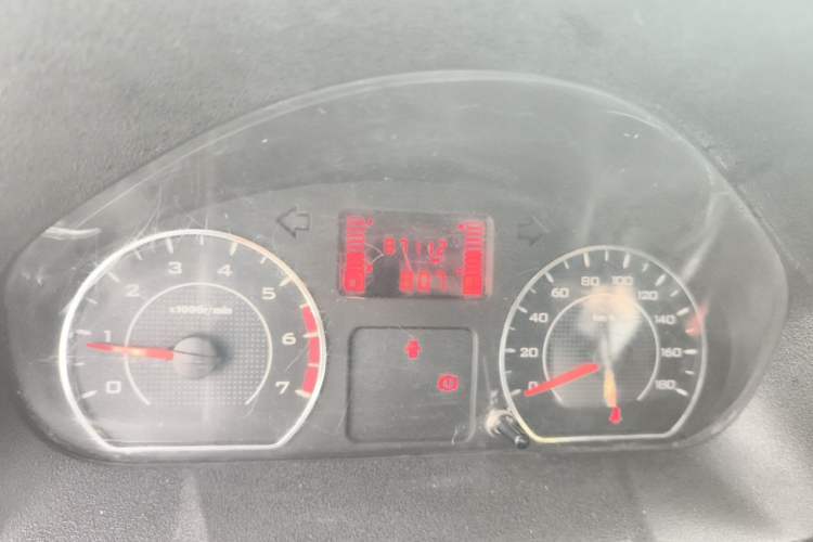 Used Wuling Zhengtu 2021 1.5L Entry-Level LAR Odometer Close Up