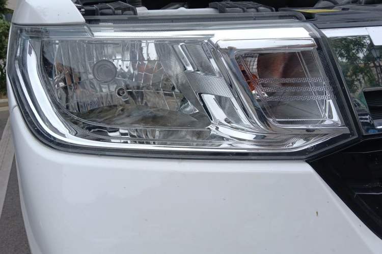 Used Wuling Zhengtu 2021 1.5L Adventure LAR Right Front Headlight