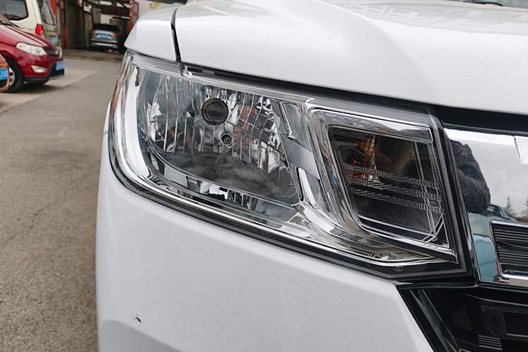 Used Wuling Zhengtu 2021 1.5L Adventure LAR Right Front Headlight
