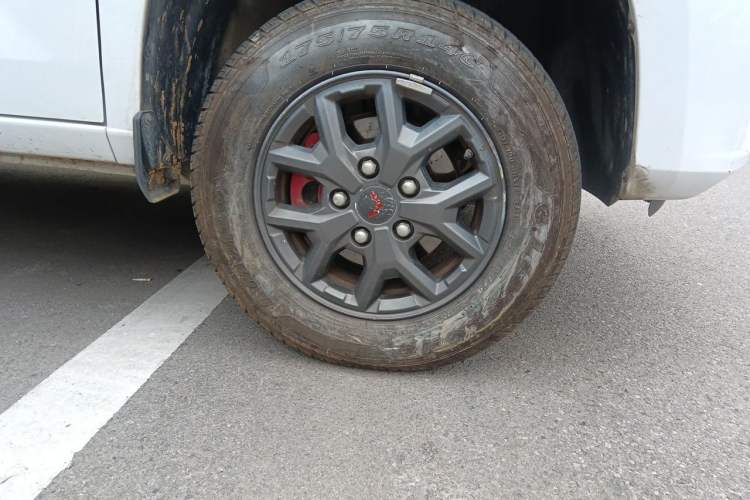 Used Wuling Zhengtu 2021 1.5L Adventure LAR Right Front Wheel Hub