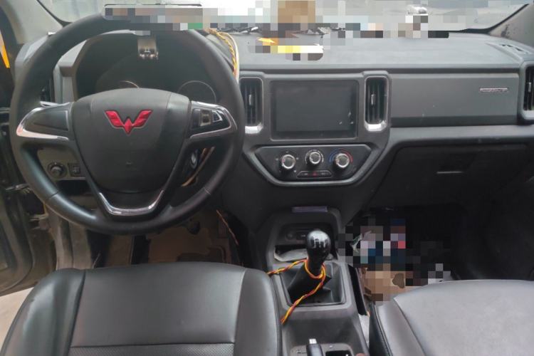 Used Wuling Zhengtu 2021 1.5L Adventure LAR Center Console