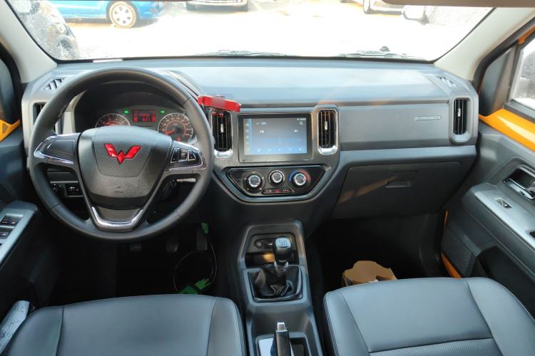 Used Wuling Zhengtu 2021 1.5L Adventure LAR Interior 2