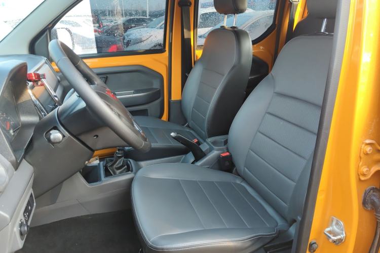 Used Wuling Zhengtu 2021 1.5L Adventure LAR Left Front Seat
