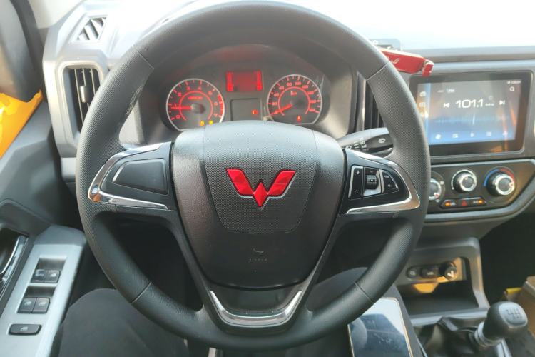 Used Wuling Zhengtu 2021 1.5L Adventure LAR Steering Wheel
