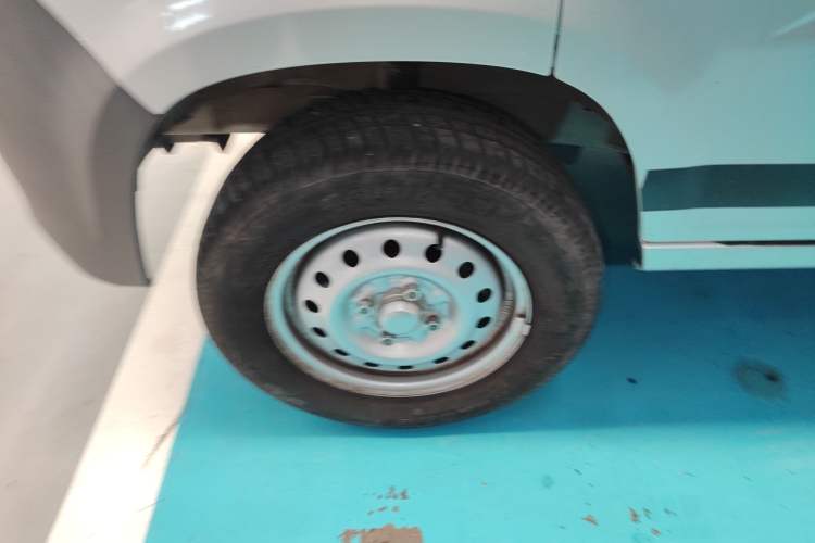 Used Wuling Zhiguang 2023 1.5L Practical Version 5/7 Seats Exterior 7