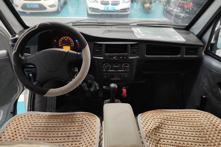 Used Wuling Zhiguang 2023 1.5L Practical Version 5/7 Seats Gear Lever