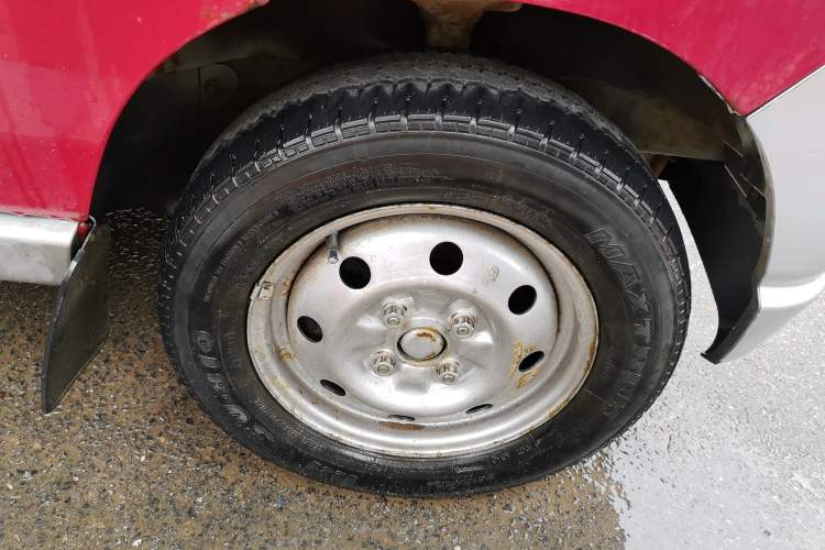 Used Wuling Zhiguang 2008 1.2L Base Version LAQ Right Front Wheel Hub