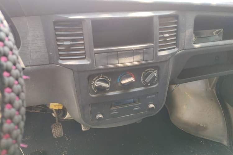 Used Wuling Zhiguang 2008 1.0L Standard Version Audio And AC Panel