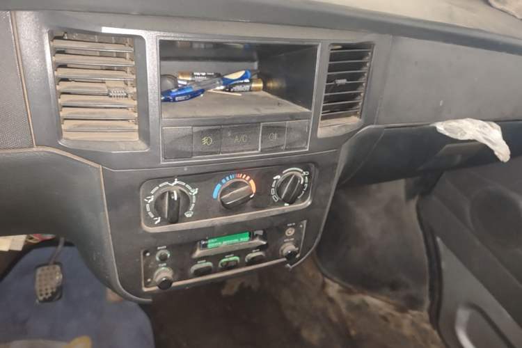Used Wuling Zhiguang 2008 1.0L Standard Version Audio And AC Panel