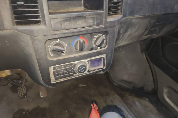 Used Wuling Zhiguang 2008 1.0L Standard Version Audio And AC Panel