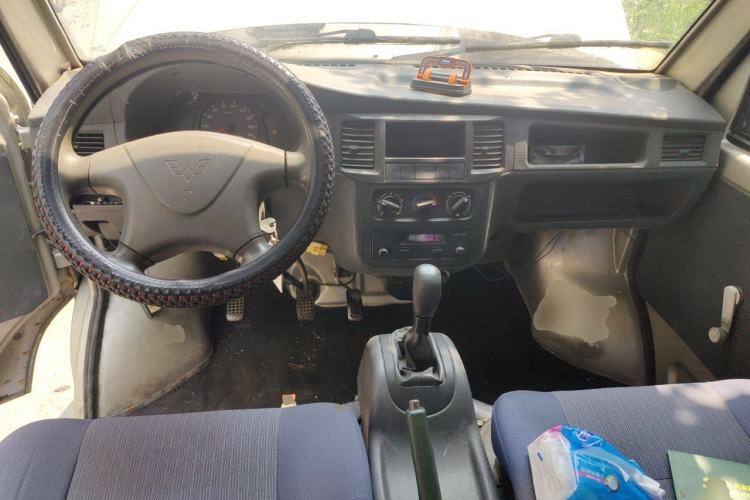 Used Wuling Zhiguang 2008 1.0L Standard Version Center Console