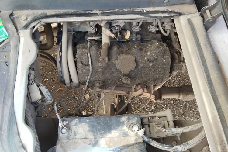 Used Wuling Zhiguang 2008 1.0L Standard Version Engine Bay