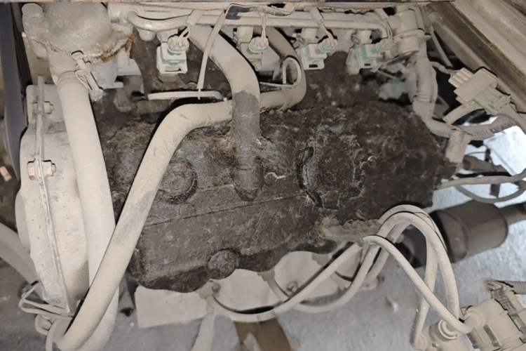 Used Wuling Zhiguang 2008 1.0L Standard Version Engine Bay