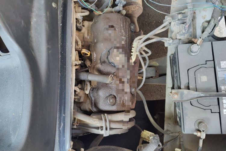 Used Wuling Zhiguang 2008 1.0L Standard Version Engine Bay Right