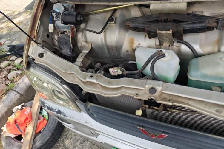 Used Wuling Zhiguang 2008 1.1L Base Version LXA Engine Bay Right