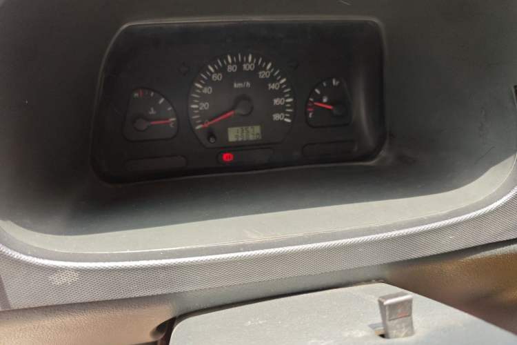 Used Wuling Zhiguang 2008 1.1L Base Version LXA Odometer Close Up