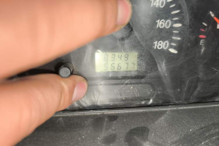 Used Wuling Zhiguang 2008 1.0L Base Version Odometer Close Up