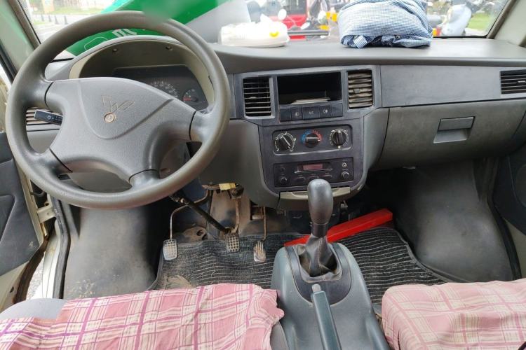 Used Wuling Zhiguang 2010 1.0L Liye Edition Center Console