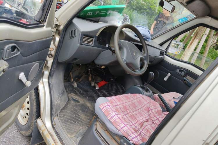 Used Wuling Zhiguang 2010 1.0L Liye Edition Driver Seat