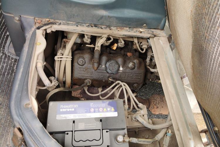 Used Wuling Zhiguang 2010 1.0L Liye Edition Engine Bay