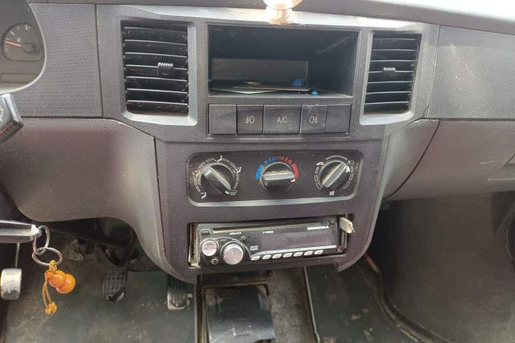 Used Wuling Zhiguang 2010 1.0L Liye Edition Audio And AC Panel
