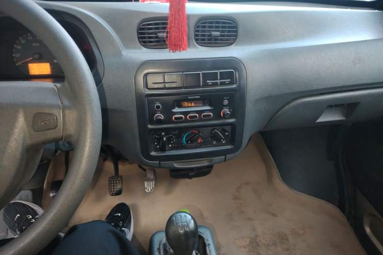 Used Wuling Zhiguang 2010 1.0L New Version Practical Short-Body L2Y Audio And AC Panel