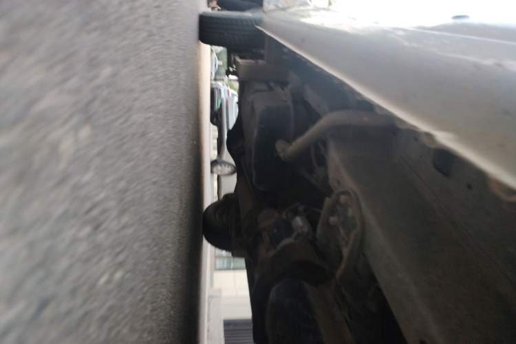 Used Wuling Zhiguang 2010 1.0L New Version Practical Short-Body L2Y Chassis Front Right
