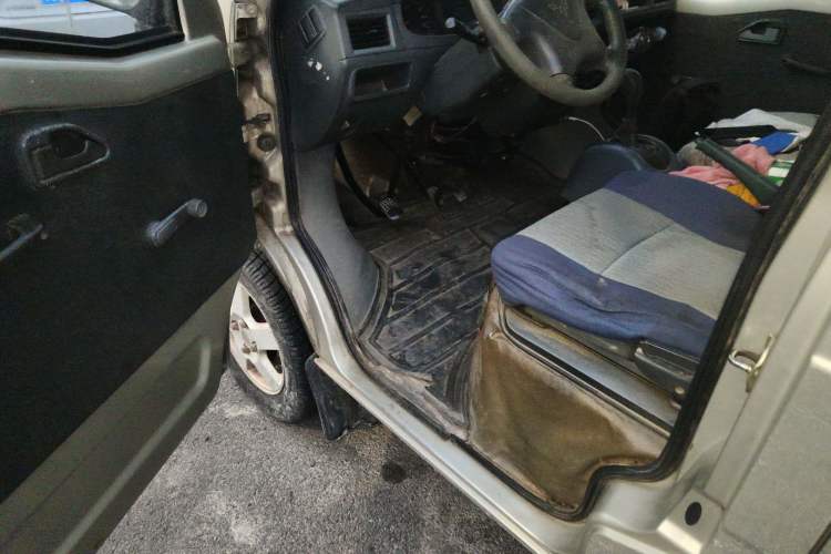 Used Wuling Zhiguang 2010 1.0L Liye Edition Driver Seat