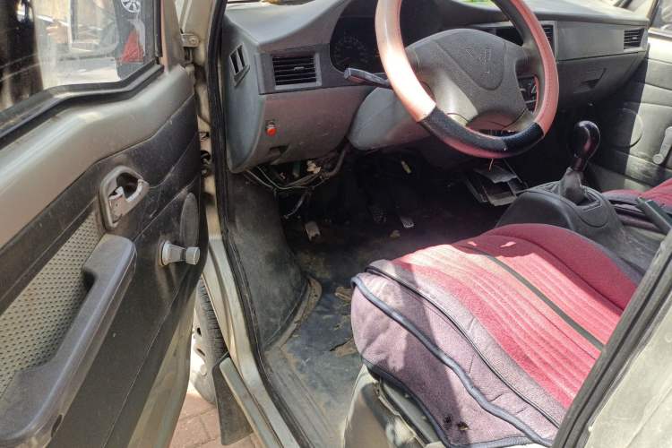 Used Wuling Zhiguang 2010 1.0L Liye Edition Driver Seat