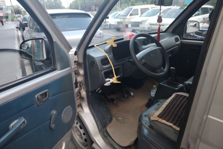 Used Wuling Zhiguang 2010 1.0L New Version Practical Short-Body L2Y Driver Seat