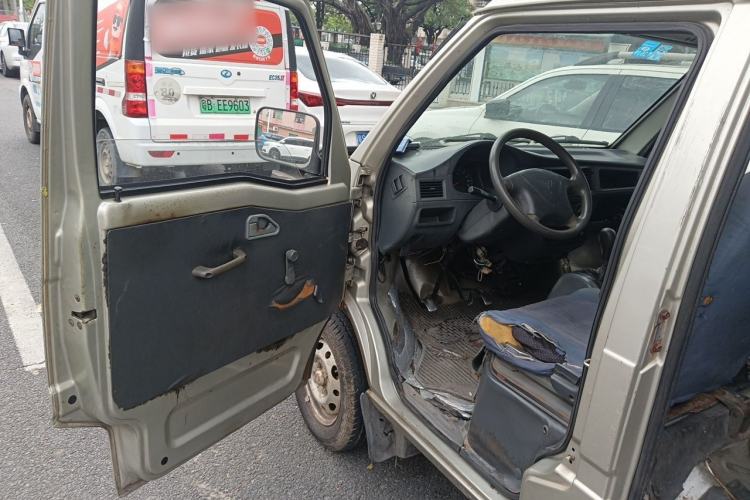 Used Wuling Zhiguang 2010 1.0L New Version Practical Edition with Short Body Driver Seat