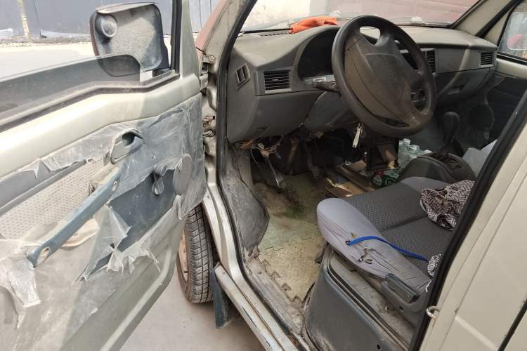 Used Wuling Zhiguang 2010 1.0L Liye Edition Driver Seat