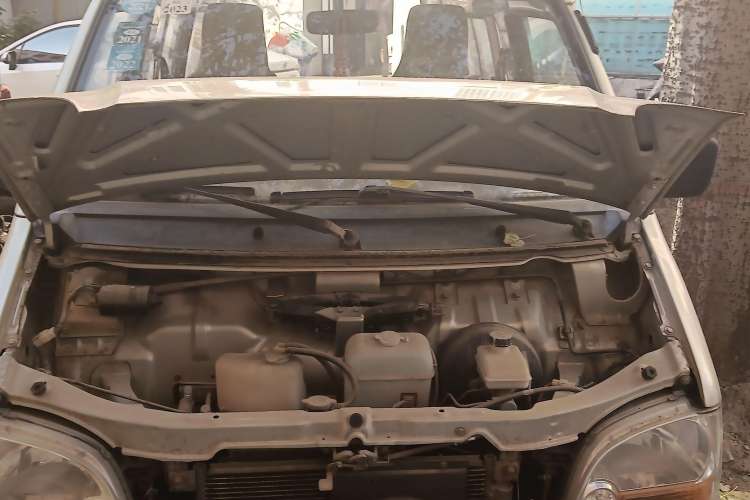 Used Wuling Zhiguang 2010 1.0L Base Version Engine Bay