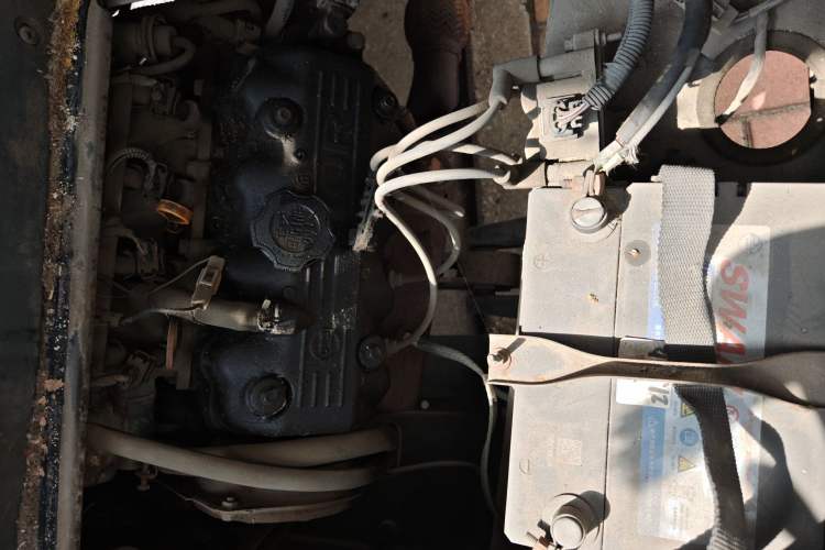 Used Wuling Zhiguang 2010 1.0L Liye Edition Engine Bay