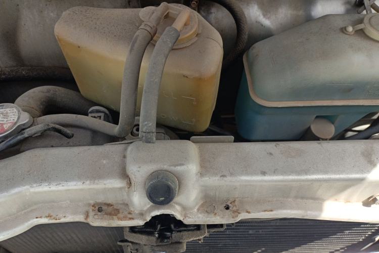 Used Wuling Zhiguang 2010 1.0L Liye Edition Engine Bay