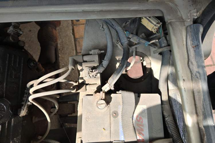 Used Wuling Zhiguang 2010 1.0L Liye Edition Engine Bay Right