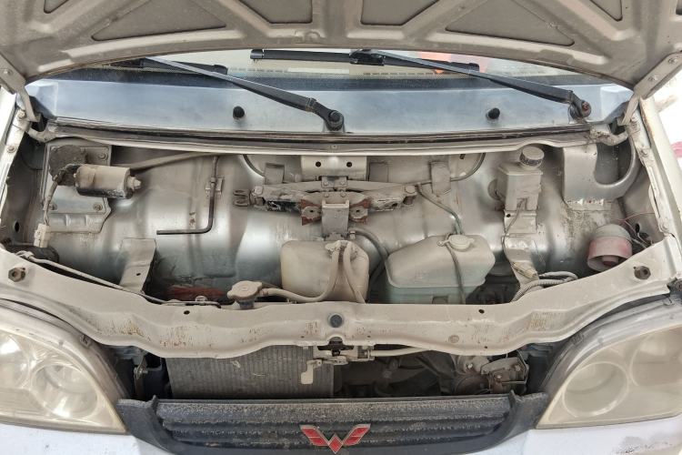 Used Wuling Zhiguang 2010 1.0L Liye Edition Engine Bay