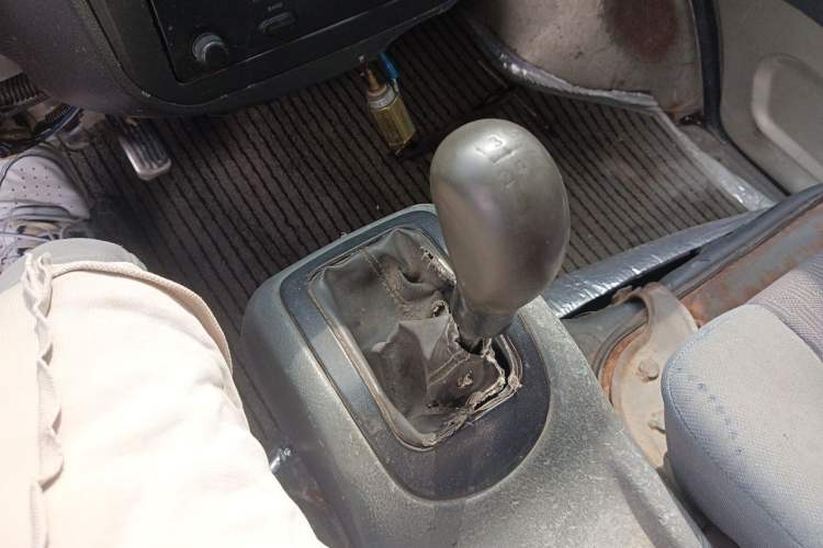 Used Wuling Zhiguang 2010 1.0L New Version Practical Edition with Short Body Gear Lever