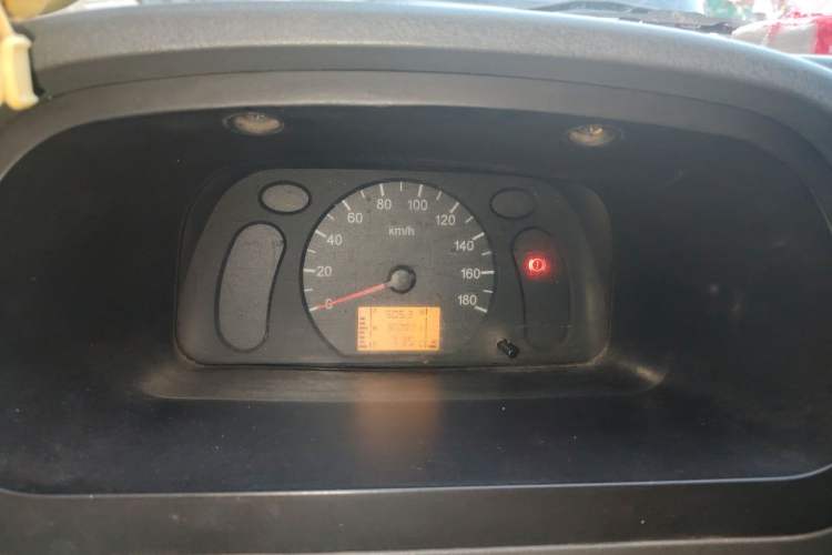 Used Wuling Zhiguang 2010 1.0L New Version Practical Short-Body L2Y Instrument Cluster