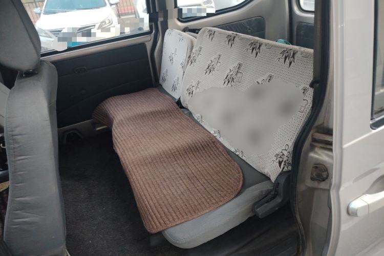 Used Wuling Zhiguang 2010 1.0L New Version Practical Short-Body L2Y Left Rear Seat