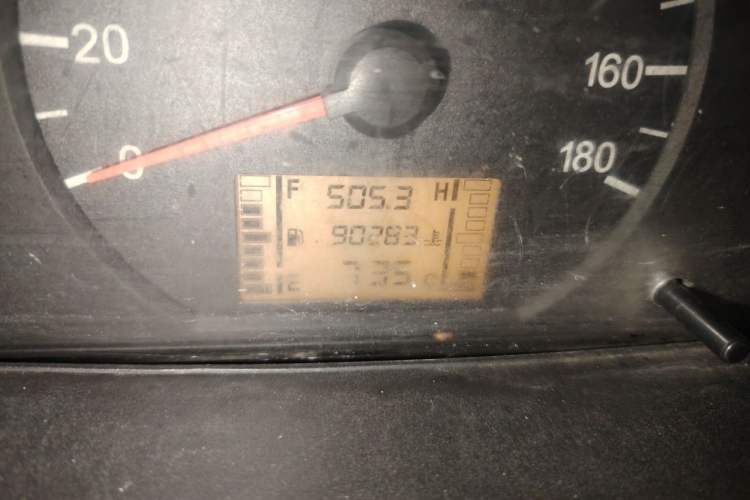Used Wuling Zhiguang 2010 1.0L New Version Practical Short-Body L2Y Odometer Close Up
