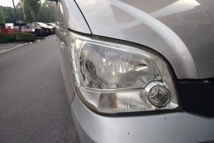 Used Wuling Zhiguang 2010 1.0L New Version Practical Short-Body L2Y Right Front Headlight