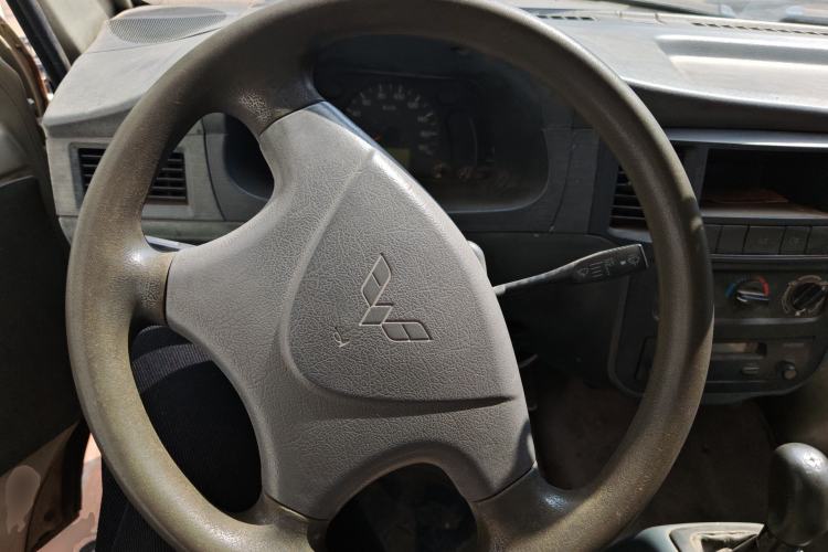 Used Wuling Zhiguang 2010 1.0L Liye Edition Steering Wheel