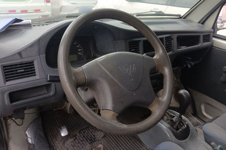 Used Wuling Zhiguang 2010 1.0L New Version Practical Edition with Short Body Steering Wheel