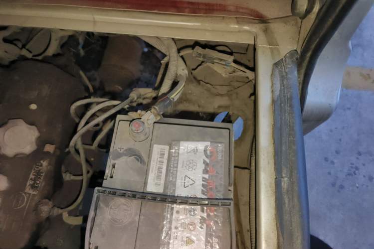 Used Wuling Zhiguang 2010 1.0L Liye Edition Engine Bay Left