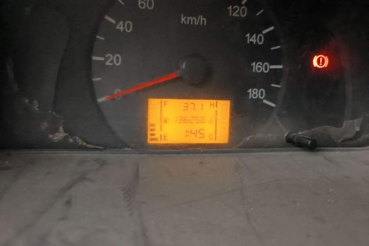 Used Wuling Zhiguang 2010 1.0L Liye Edition Odometer Close Up