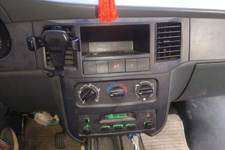 Used Wuling Zhiguang 2010 1.0L Liye Edition Audio And AC Panel