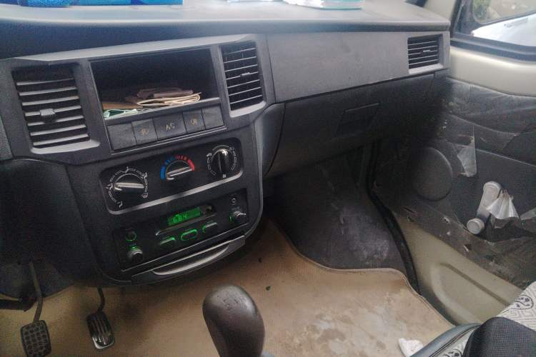 Used Wuling Zhiguang 2010 1.0L Liye Edition Audio And AC Panel