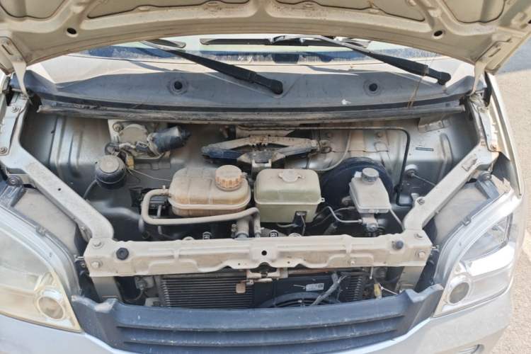 Used Wuling Zhiguang 2010 1.0L New Version Liye Style with Shorter Body Engine Bay